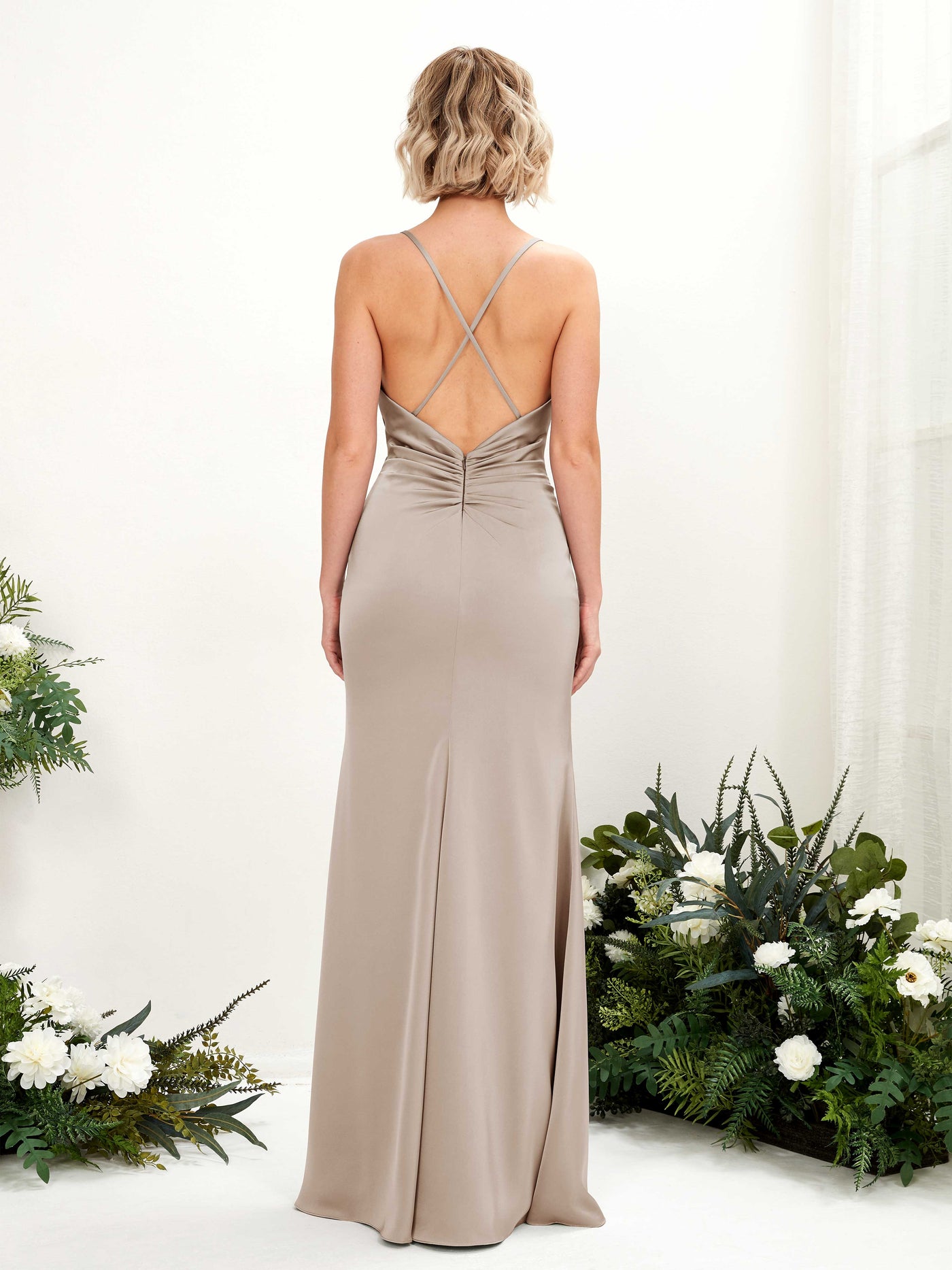 Carlyna Col bénitier Longueur ras du sol Satin Robe demoiselle d'honneur Taupe #couleur_taupe