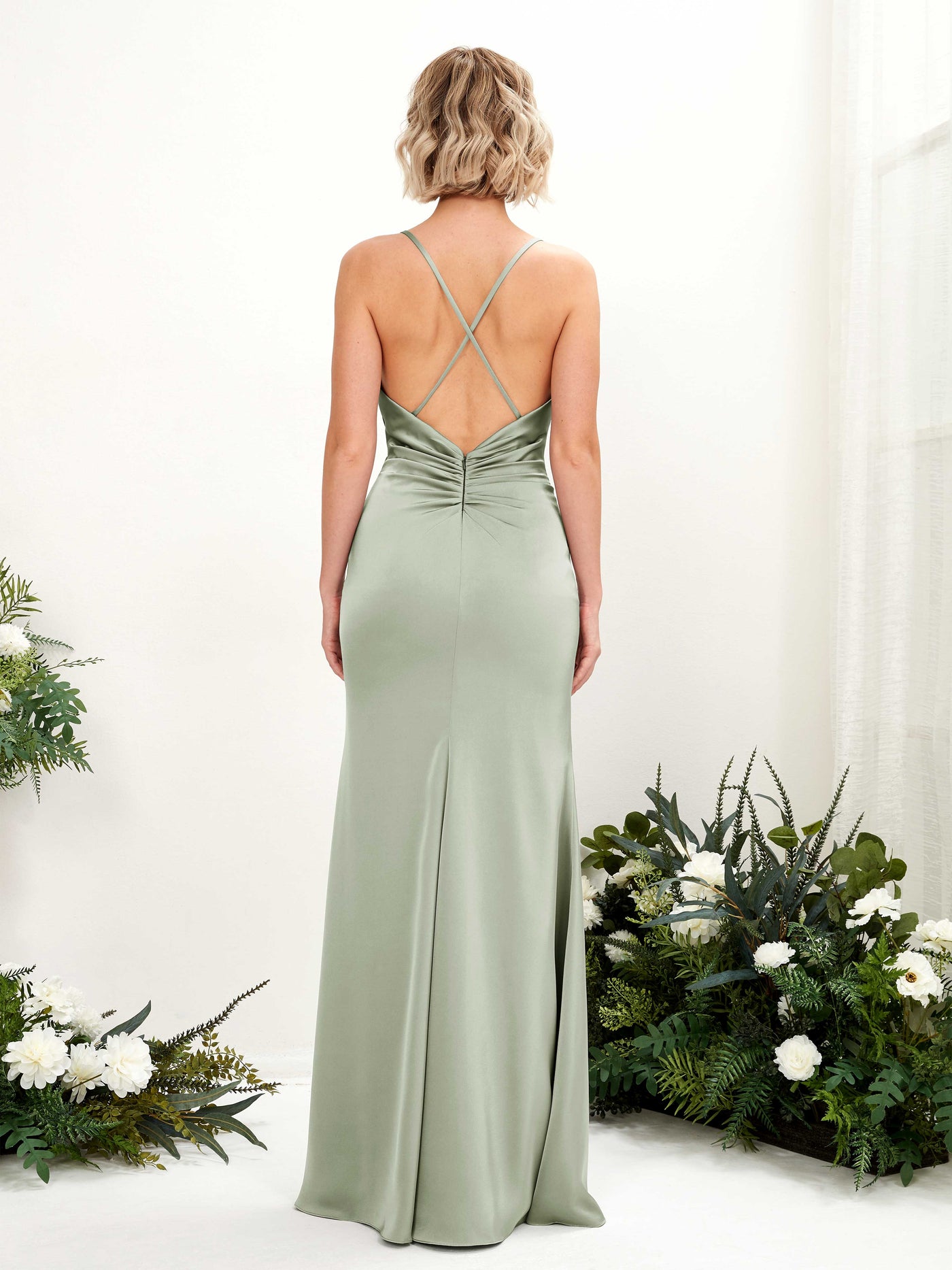 Carlyna Col bénitier Longueur ras du sol Satin Robe demoiselle d'honneur Vert Sauge Foncé #couleur_vert-sauge-fonc