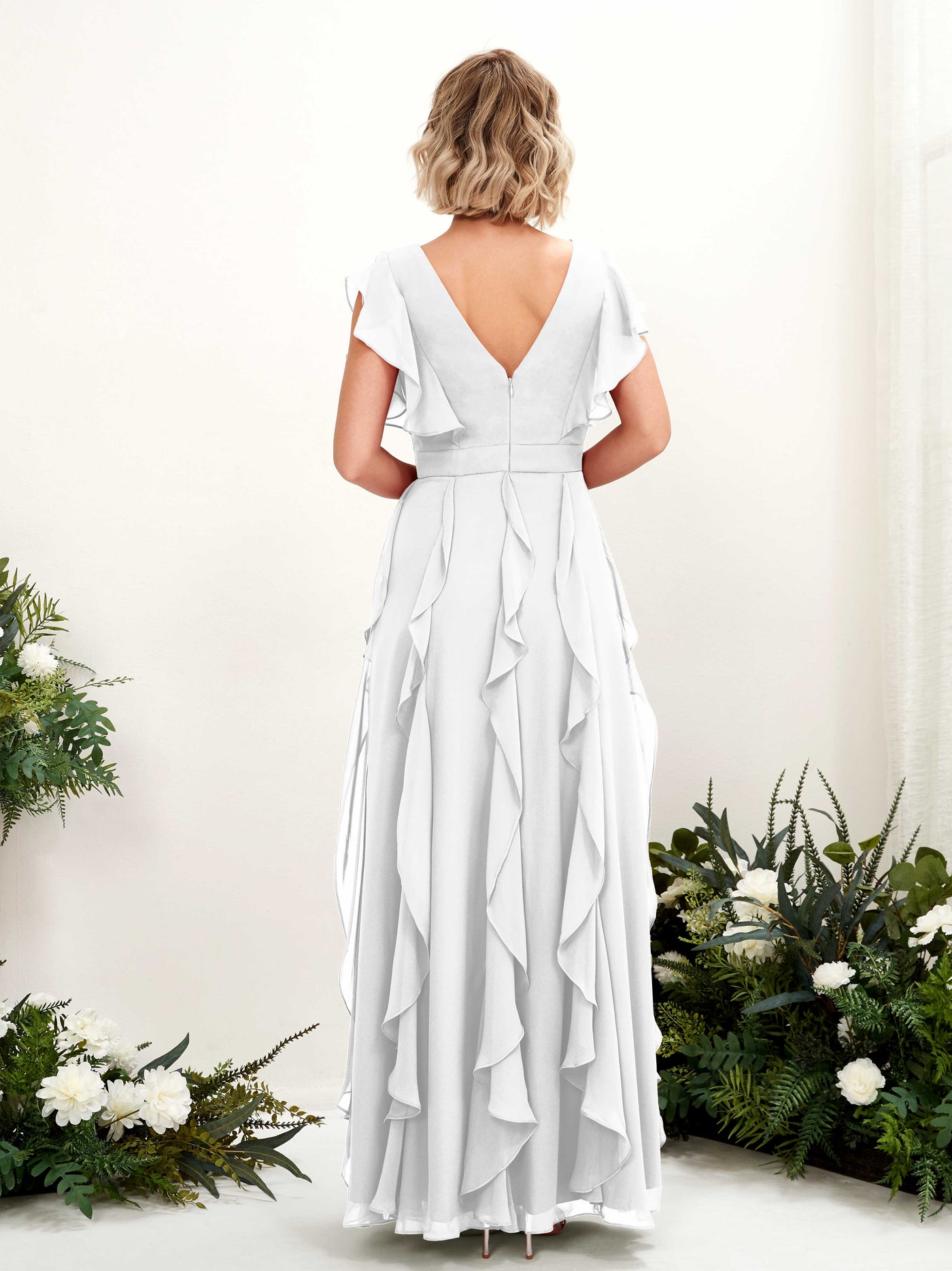 Carlyna Col V Longueur Ras du Sol Froncé Robe de Demoiselle d'Honneur Blanc #couleur_blanc