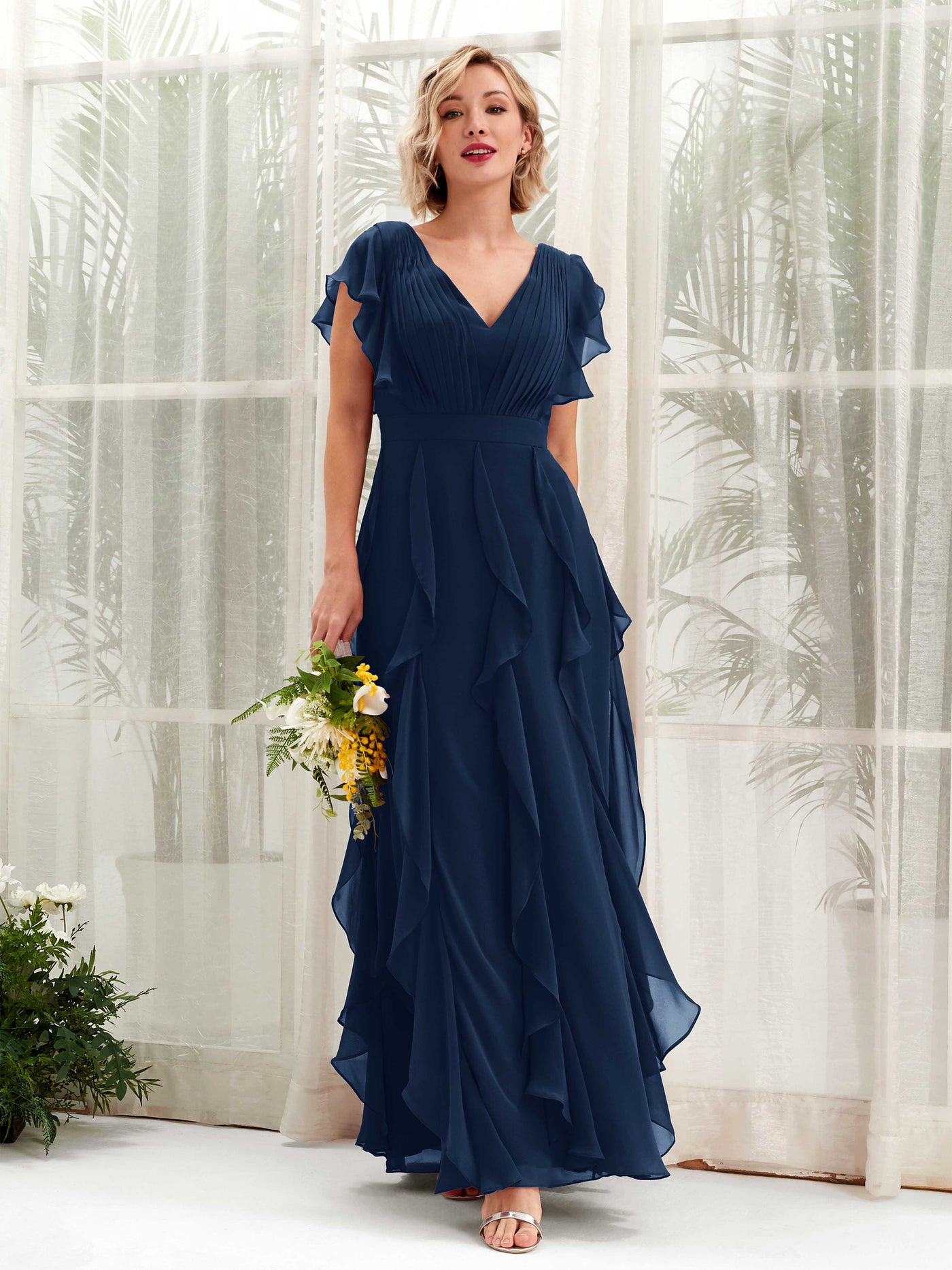 Carlyna Col V Longueur Ras du Sol Froncé Robe de Demoiselle d'Honneur Bleu Marine #couleur_bleu-marine