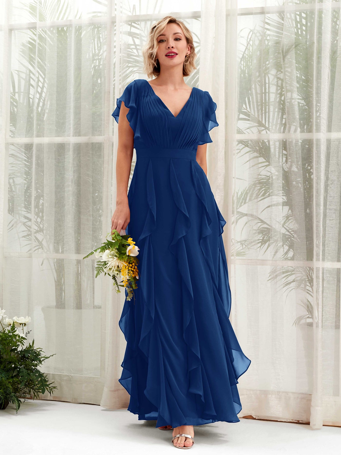 Carlyna Col V Longueur Ras du Sol Froncé Robe de Demoiselle d'Honneur Bleu Roi #couleur_bleu-roi