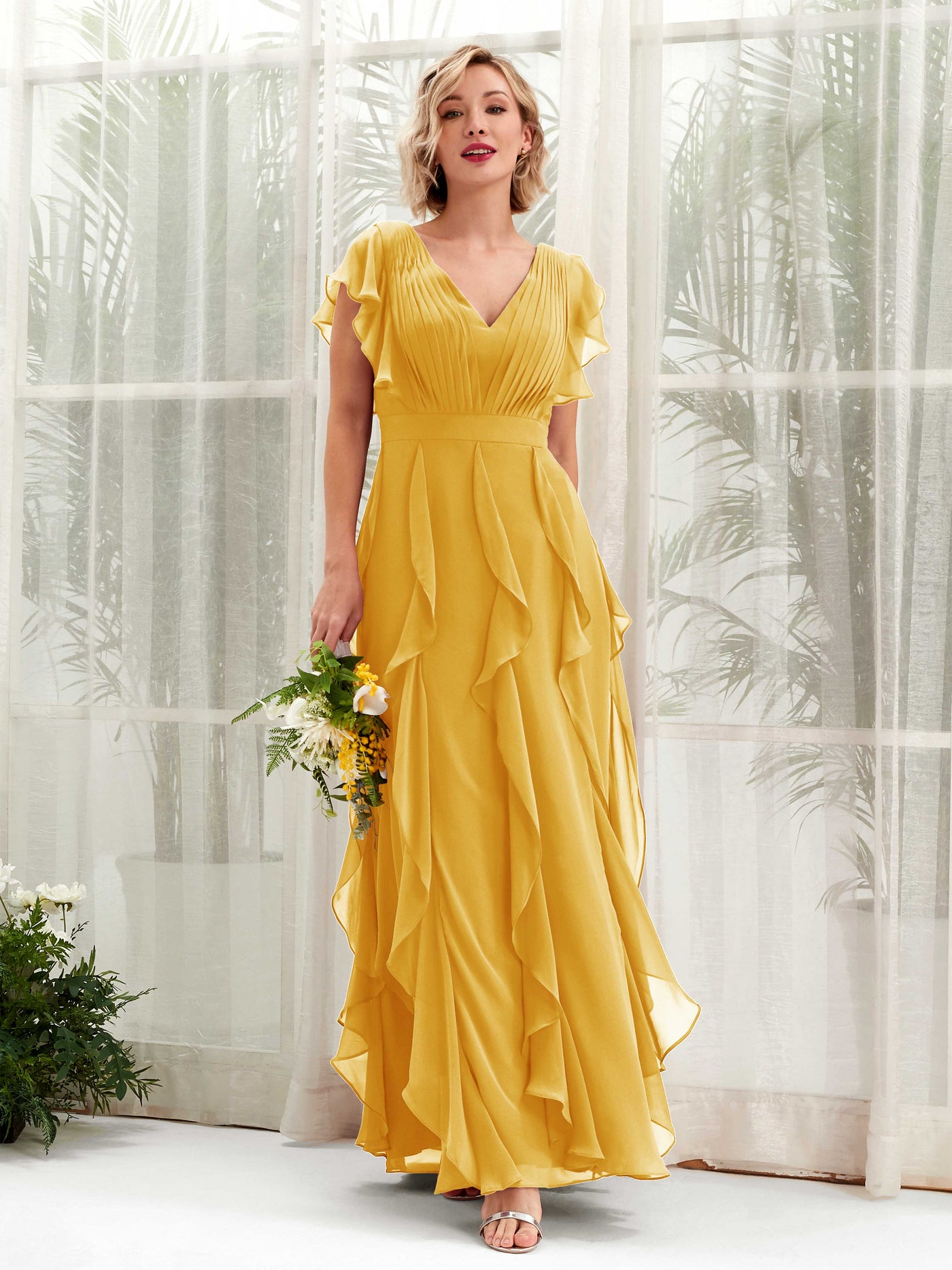 Carlyna Col V Longueur Ras du Sol Froncé Robe de Demoiselle d'Honneur Jaune Moutard #couleur_jaune-moutard
