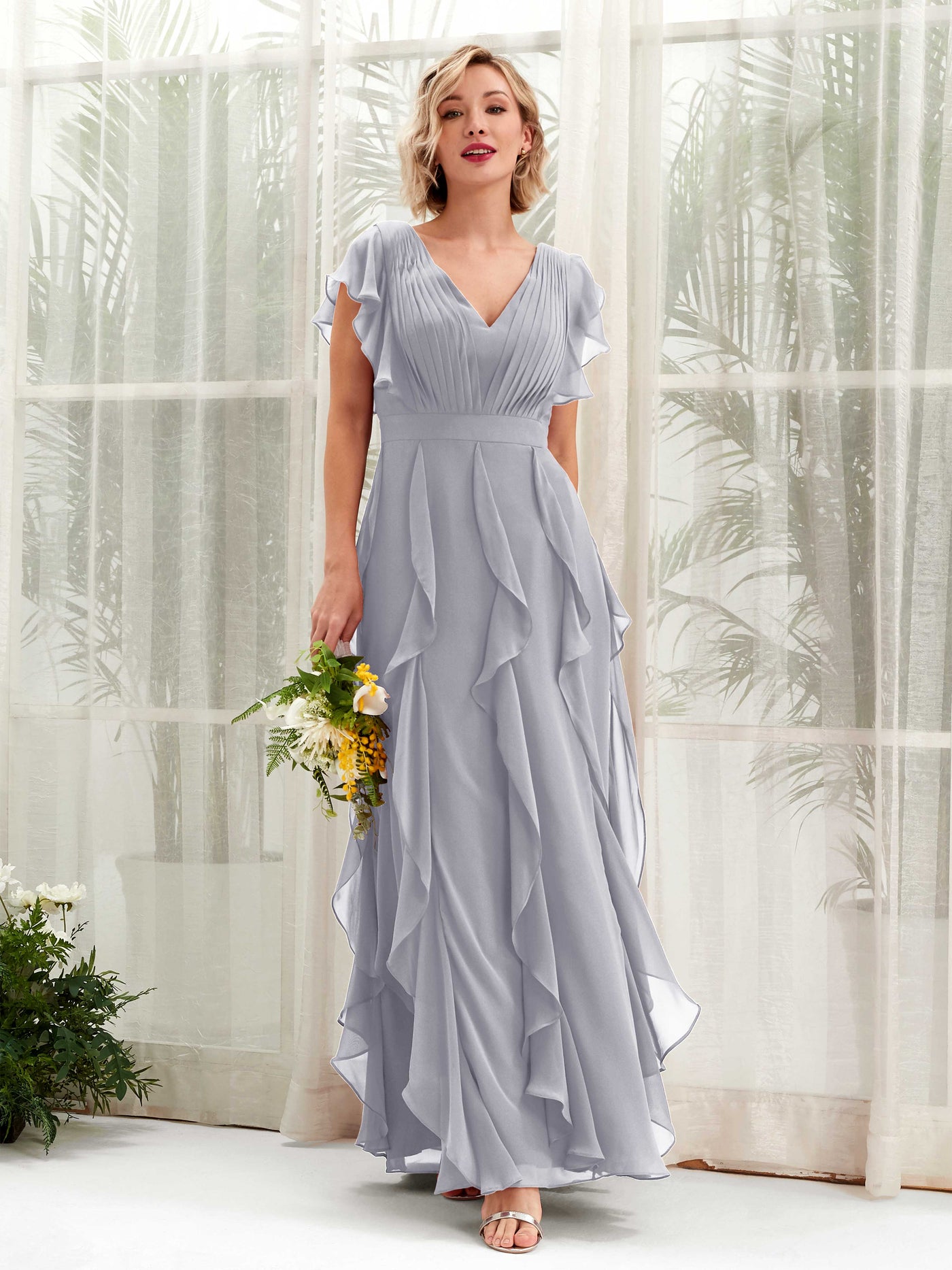 Carlyna Col V Longueur Ras du Sol Froncé Robe de Demoiselle d'Honneur Lavande Poudrée #couleur_lavande-poudr-e