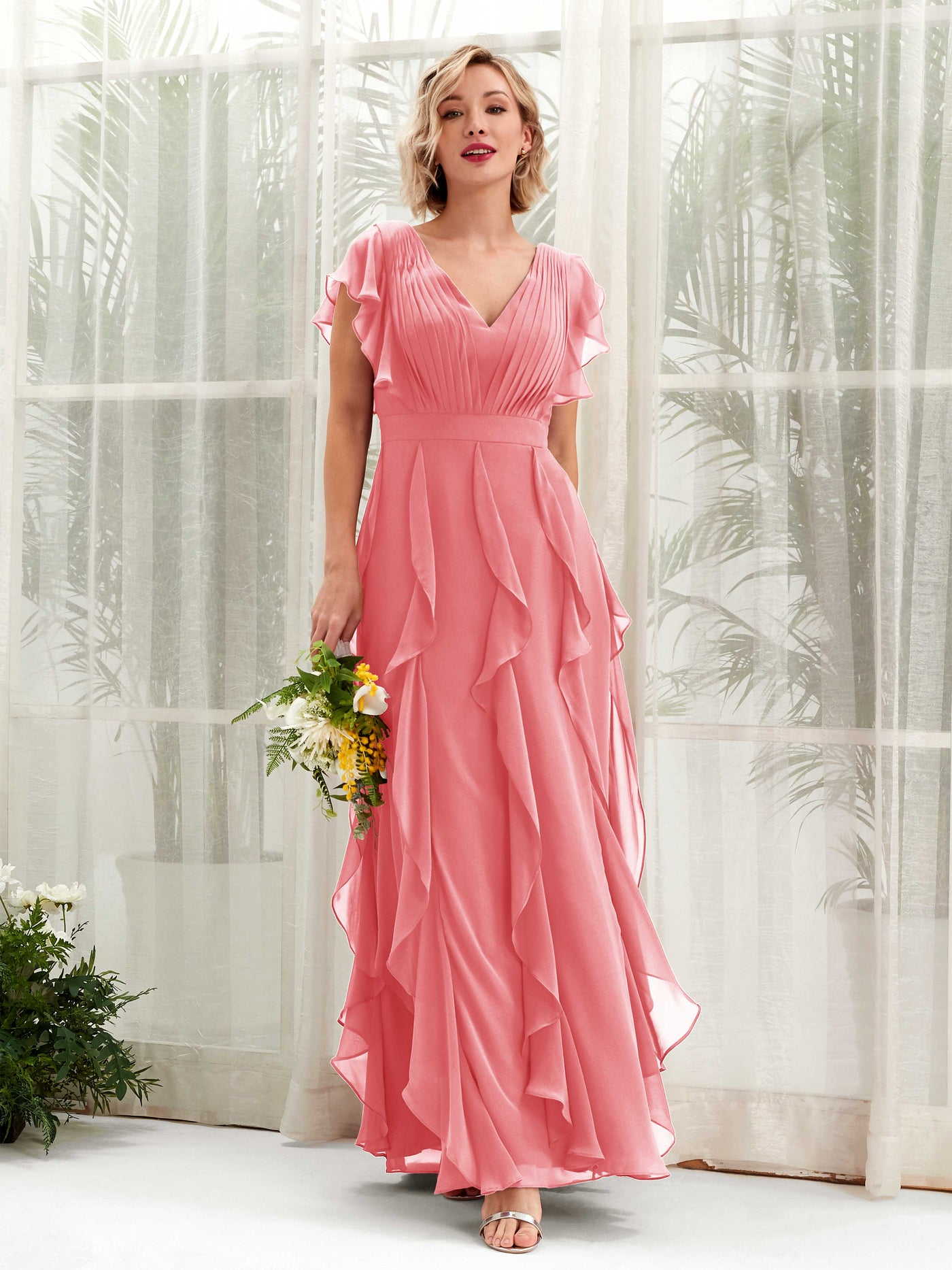 Carlyna Col V Longueur Ras du Sol Froncé Robe de Demoiselle d'Honneur Rose Corail #couleur_rose-corail