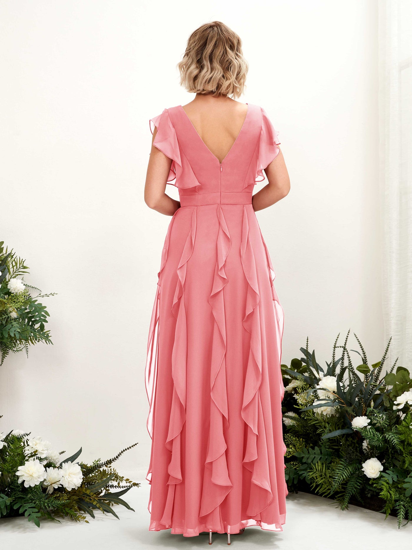 Carlyna Col V Longueur Ras du Sol Froncé Robe de Demoiselle d'Honneur Rose Corail #couleur_rose-corail