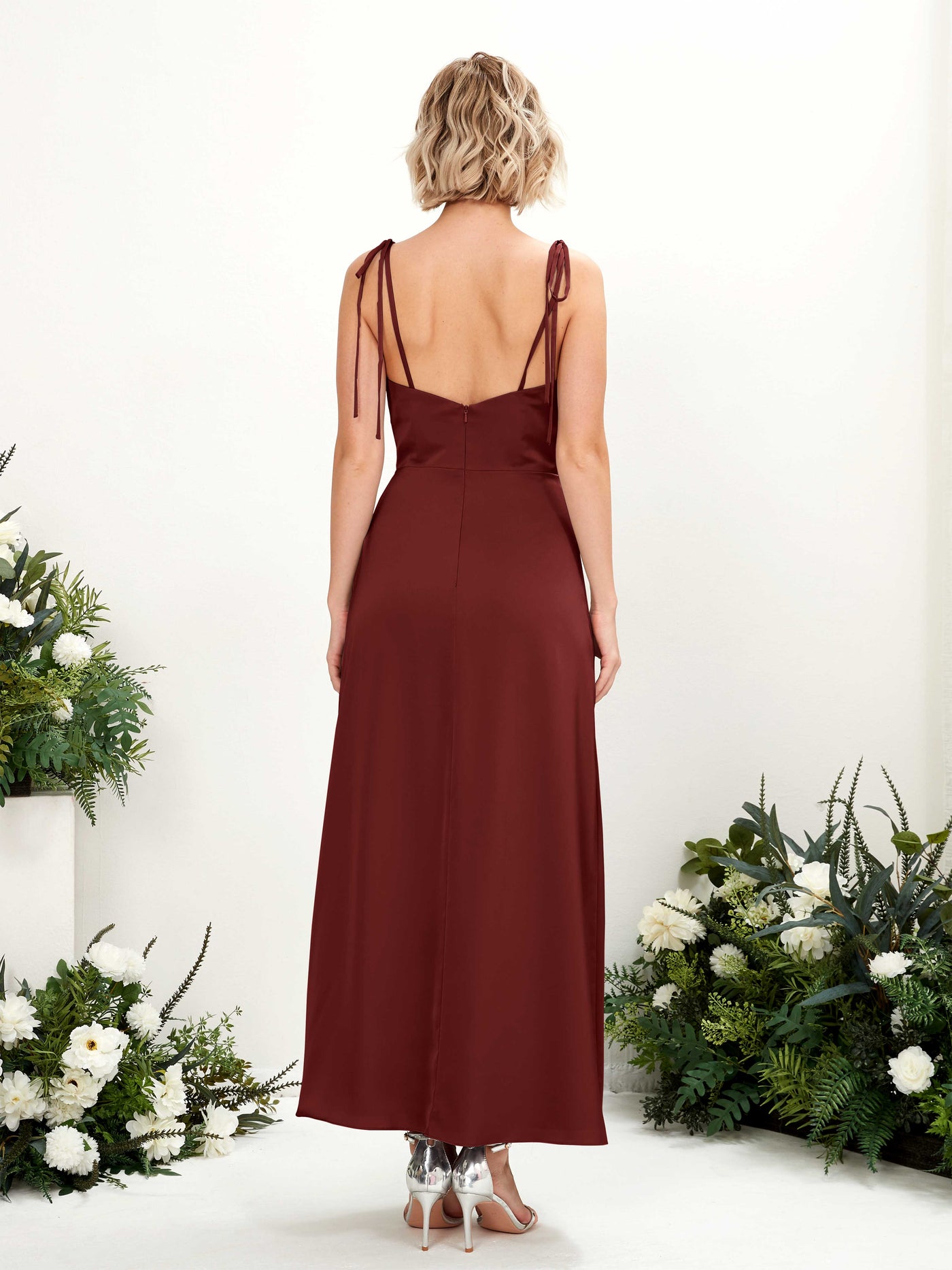Carlyna Empire Col bénitier Longueur mollet Satin Robe de demoiselle d'honneur avec fente jambe Bordeaux #couleur_bordeaux