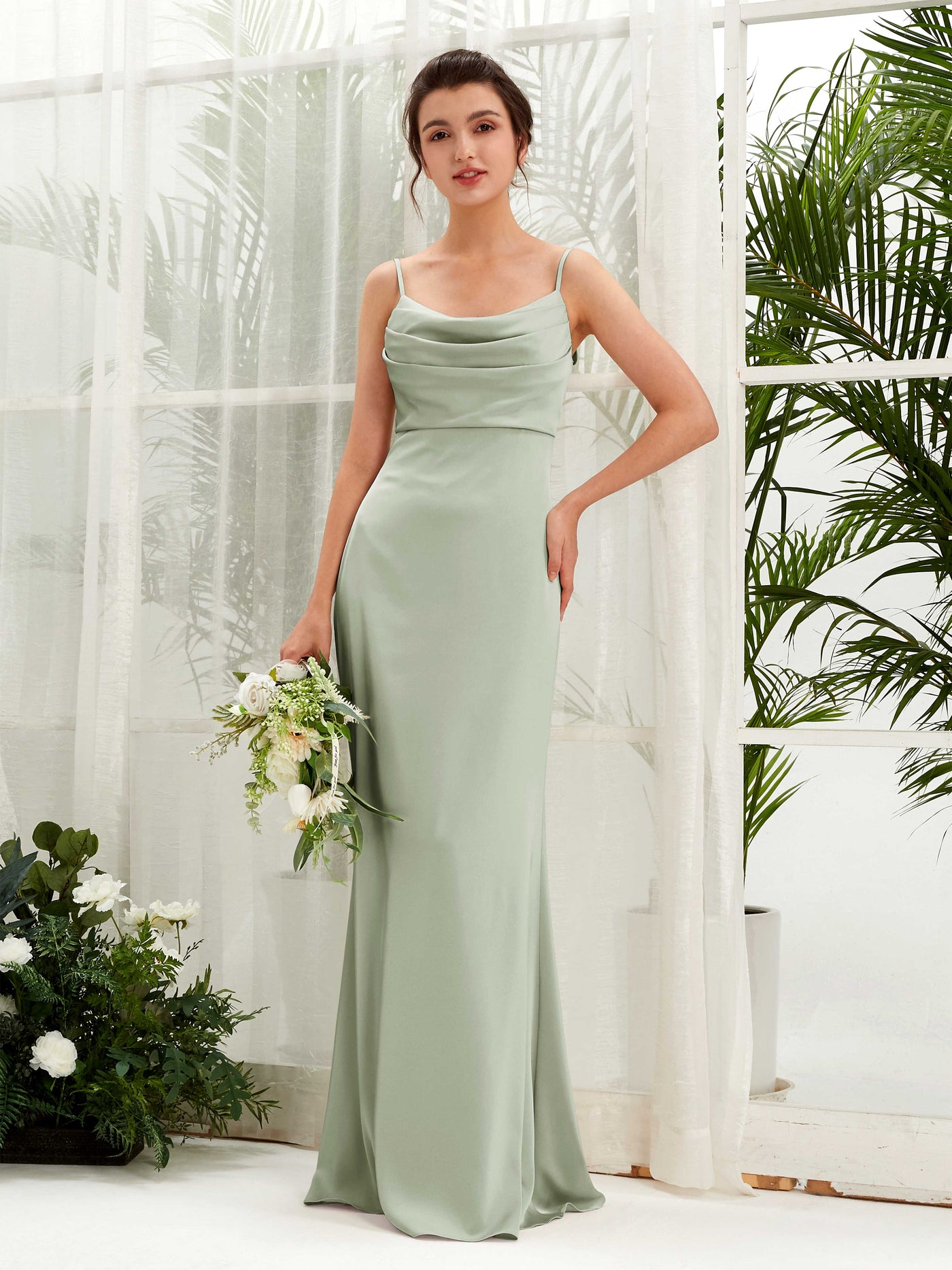 Carlyna Empire Col bénitier Longueur ras du sol Satin Froncé Robes de demoiselle d'honneur Vert Sauge Foncé #couleur_vert-sauge-fonc