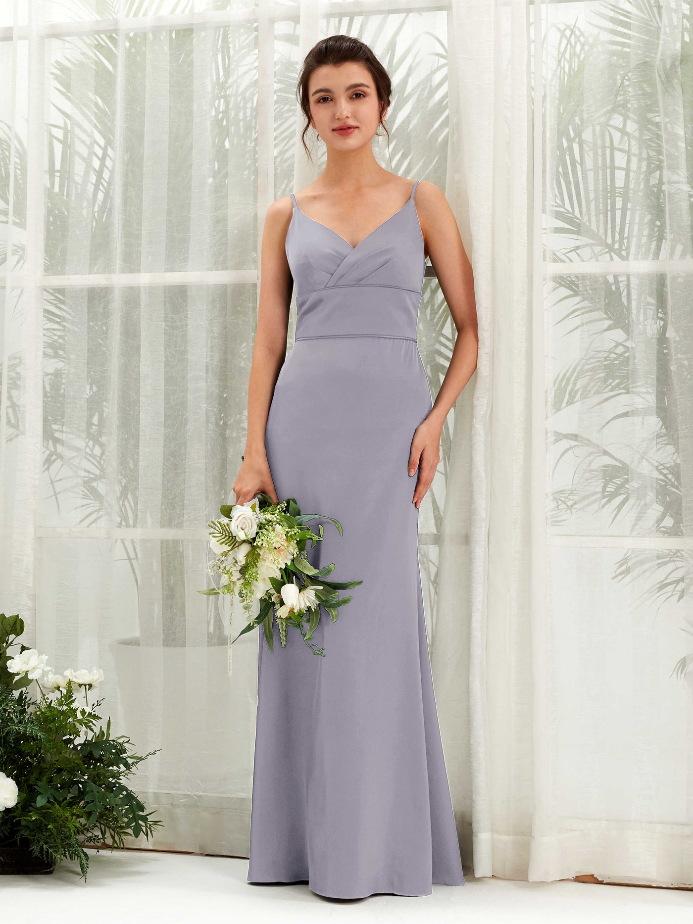 Carlyna Empire Col V Longueur Ras du Sol Satin Robe de Demoiselle d'Honneur Brume Violette #couleur_brume-violette