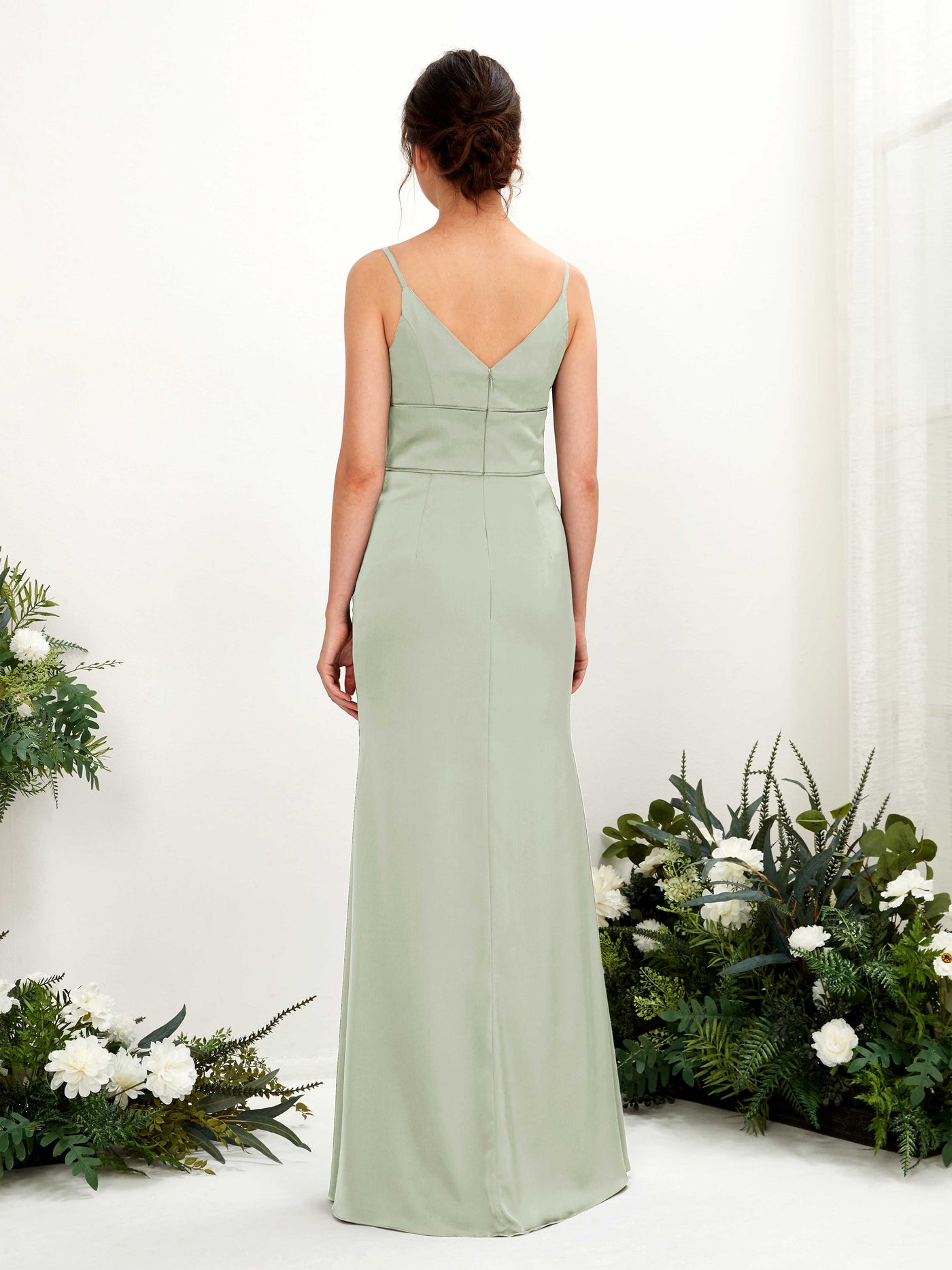 Carlyna Empire Col V Longueur Ras du Sol Satin Robe de Demoiselle d'Honneur Vert Sauge Foncé #couleur_vert-sauge-fonc