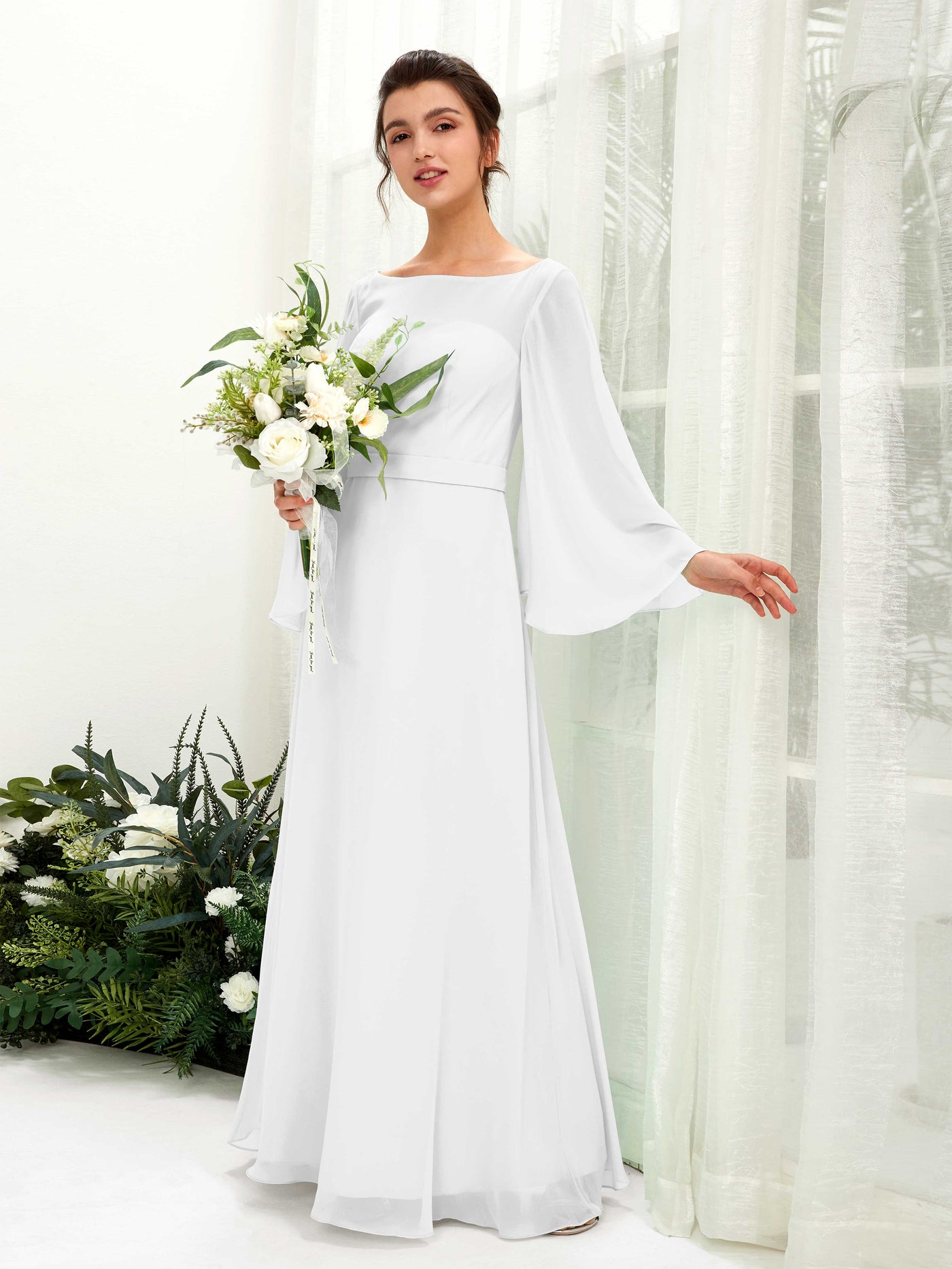Carlyna Encolure bateau Longueur ras du sol Trapèze Manches longues Robes de demoiselle d'honneur Blanc #couleur_blanc