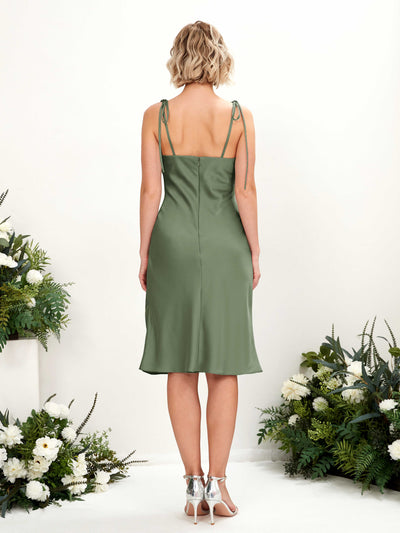 Carlyna Fourreau col bénitier longueur genou robe de demoiselle d'honneur Olive #couleur_olive