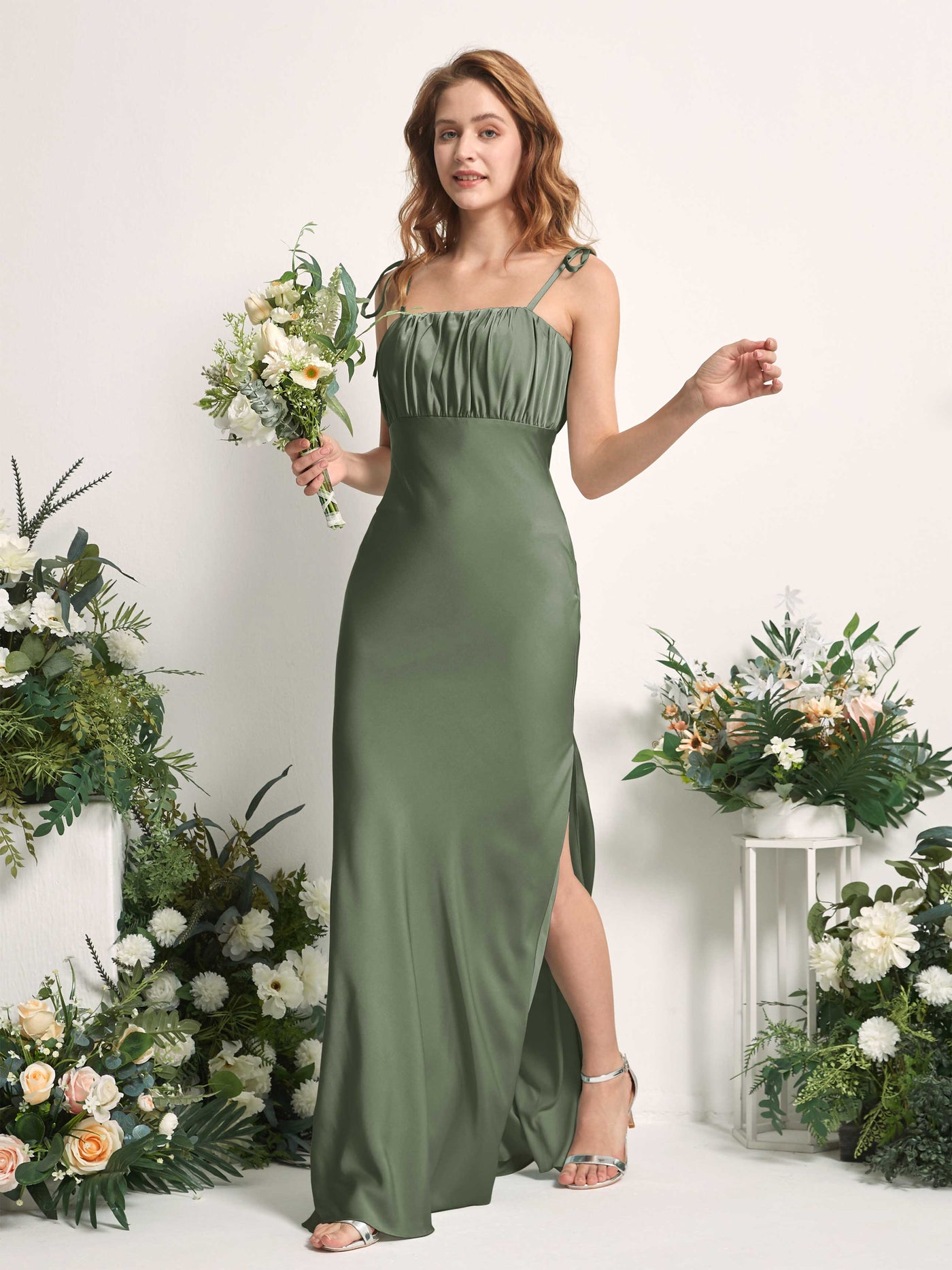 Carlyna Fourreau Col droit Longueur ras du sol Robes de demoiselle d'honneur Olive #couleur_olive