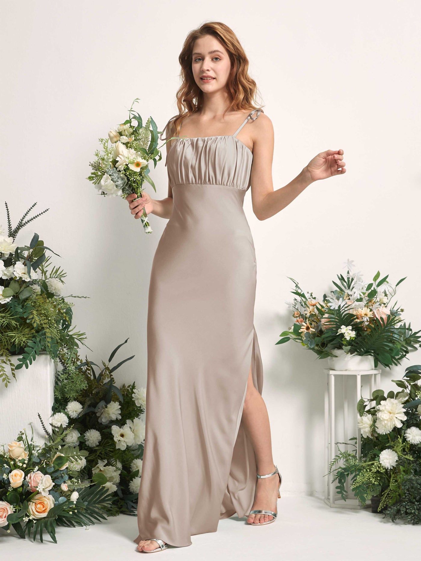 Carlyna Fourreau Col droit Longueur ras du sol Robes de demoiselle d'honneur Taupe #couleur_taupe