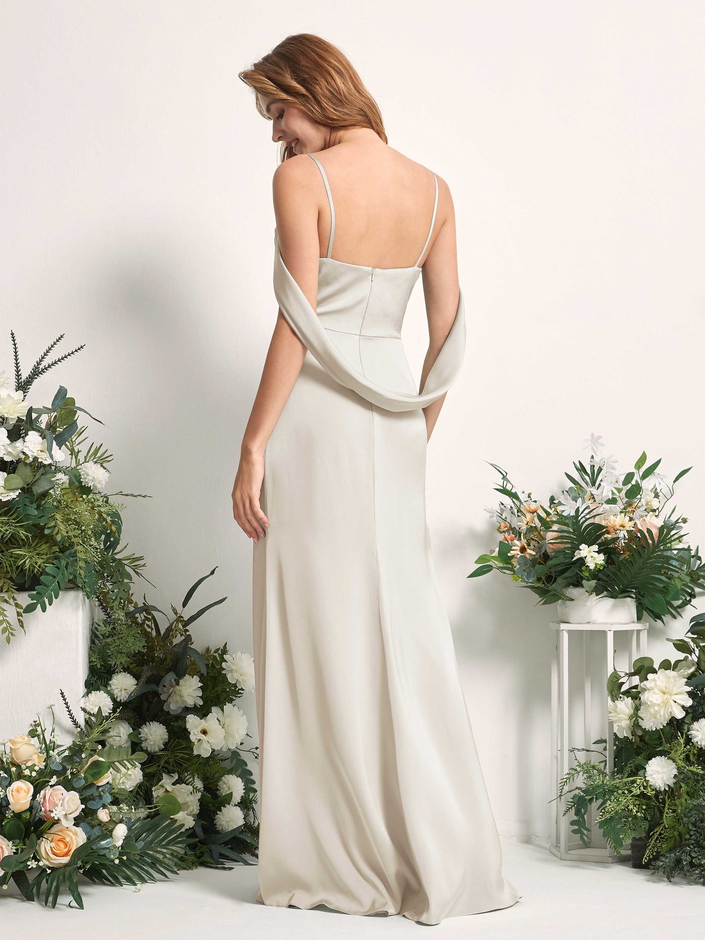Carlyna Fourreau Col V Longueur ras du sol Robes de demoiselle d'honneur Champagne #couleur_champagne
