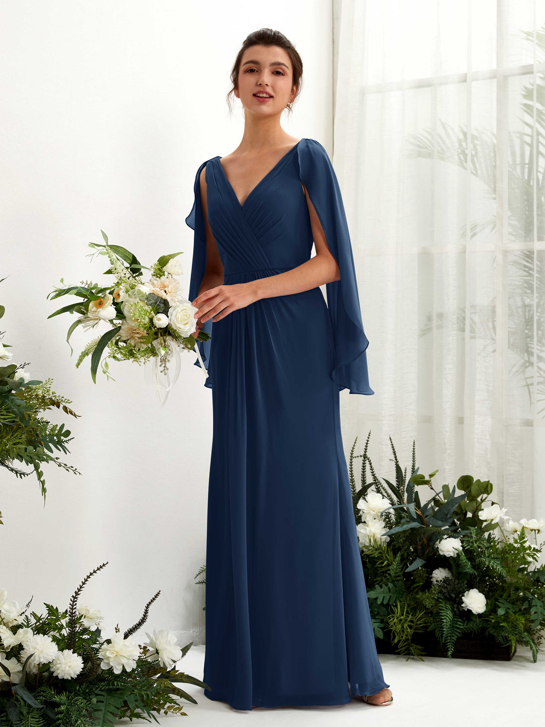 Carlyna Fourreau Col V Manches Cape Mousseline Robe de demoiselle d&