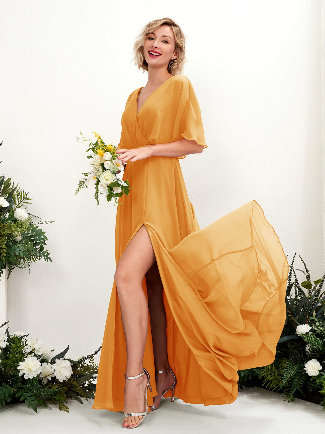 Carlyna Fourreau Col V Manches Courtes Robe de demoiselle d&
