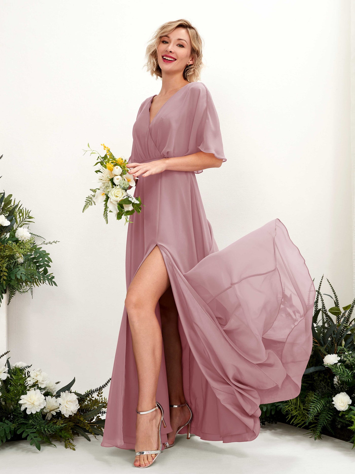 Carlyna Fourreau Col V Manches Courtes Robe de demoiselle d'honneur Longueur ras du sol Mauve Vintage #couleur_mauve-vintage