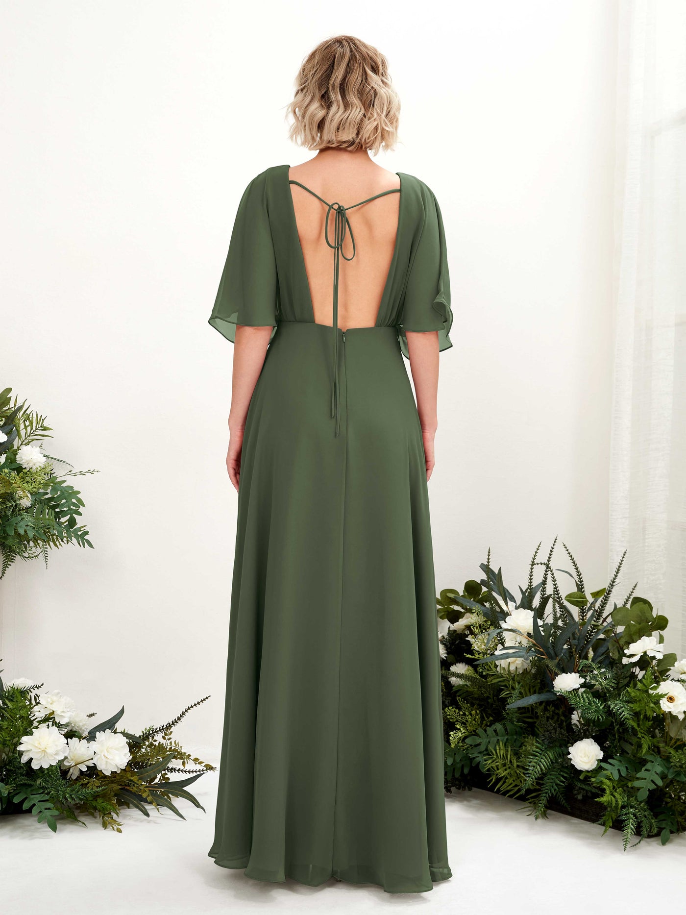 Carlyna Fourreau Col V Manches Courtes Robe de demoiselle d'honneur Longueur ras du sol Olive Martini #couleur_olive-martini