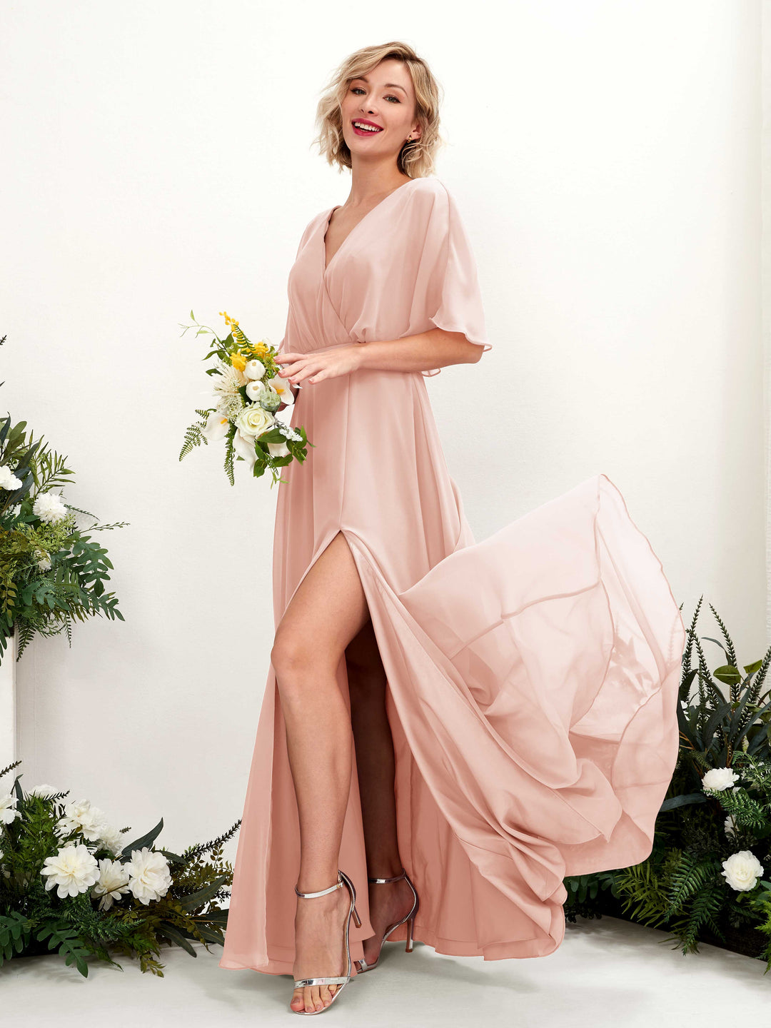 Carlyna Fourreau Col V Manches Courtes Robe de demoiselle d&