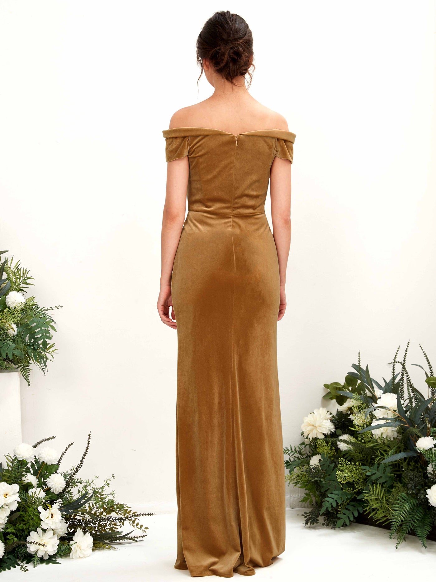 Carlyna Fourreau Épaule Dénudée Longueur ras du sol Robe de demoiselle d'honneur Or Bruni #couleur_or-bruni