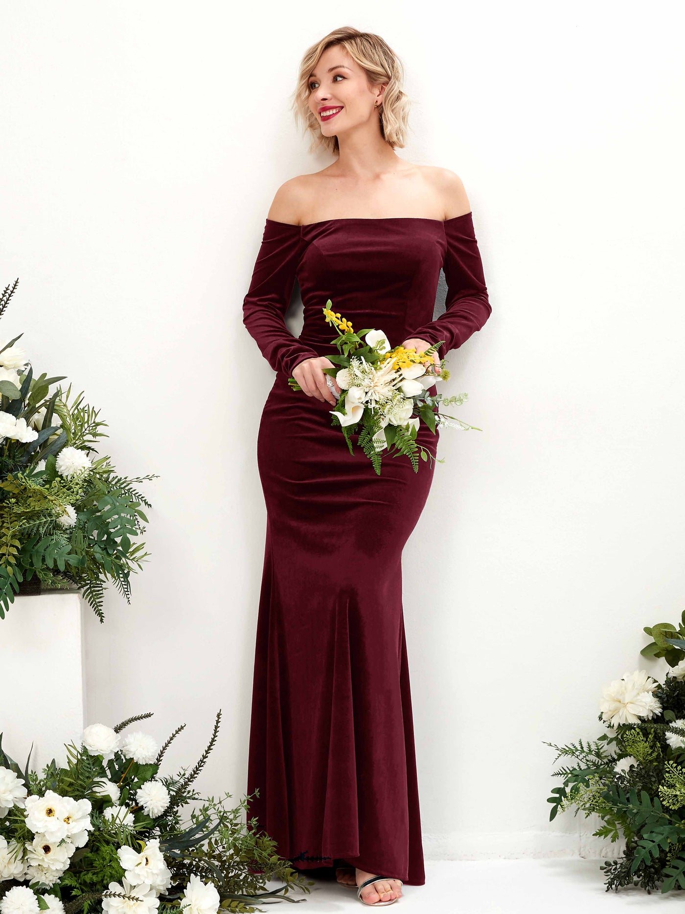 Carlyna Fourreau Épaule Dénudée Sirène Manches Longues Robes de demoiselle d'honneur Bordeaux #couleur_bordeaux