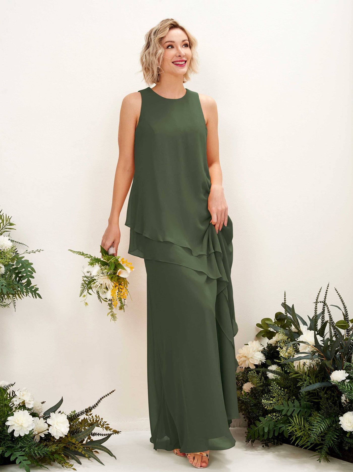 Carlyna Fourreau Longueur ras du sol Col rond Robe de demoiselle d'honneur Olive Martini #couleur_olive-martini