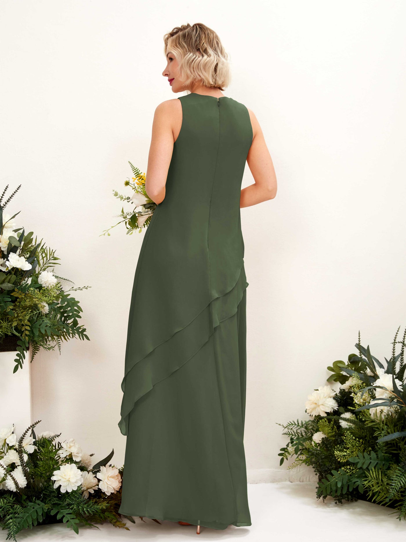 Carlyna Fourreau Longueur ras du sol Col rond Robe de demoiselle d'honneur Olive Martini #couleur_olive-martini