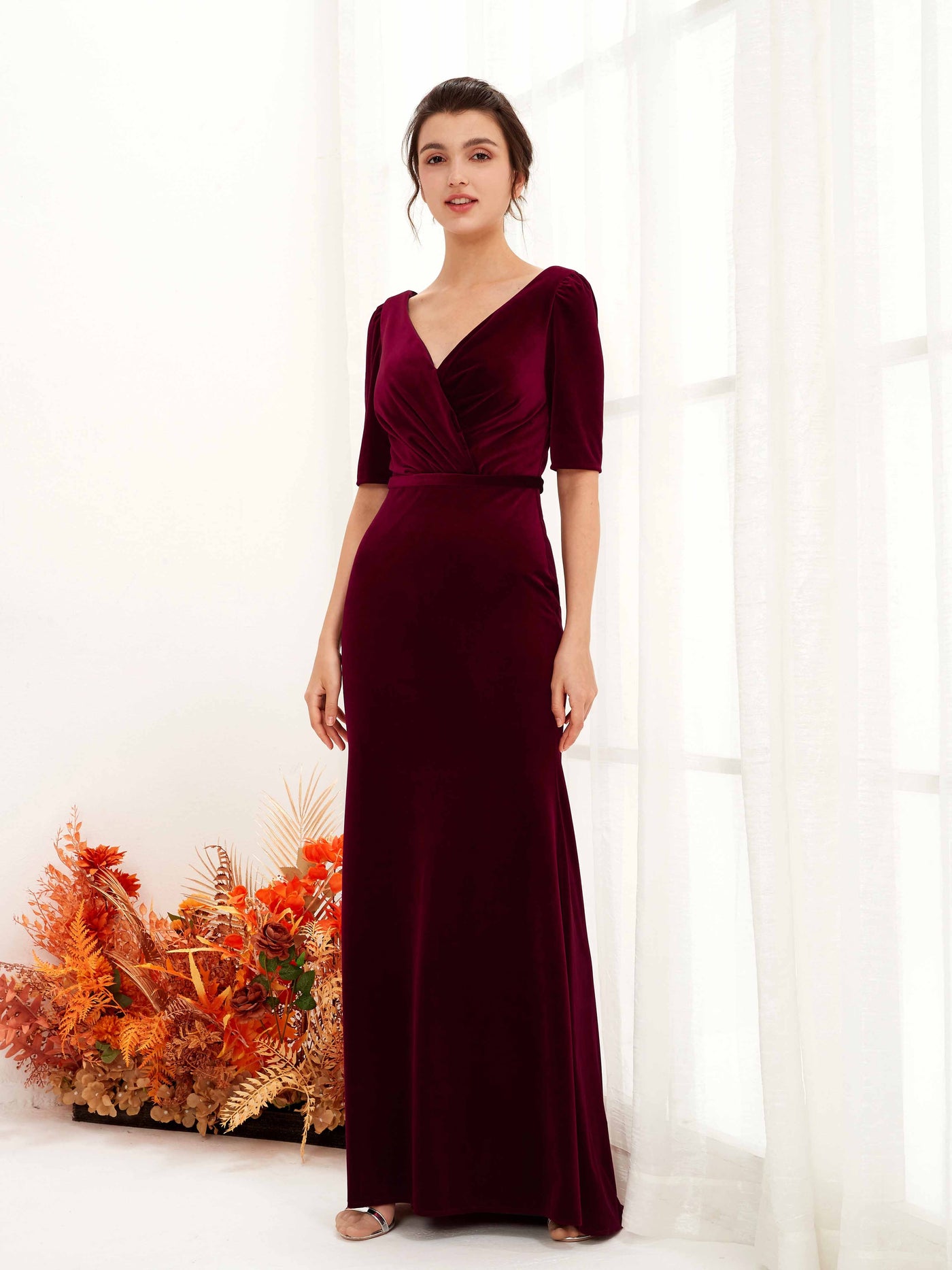 Carlyna Fourreau Longueur ras du sol Col V Manches mi-longues Velours Robe de demoiselle d'honneur Bordeaux #couleur_bordeaux