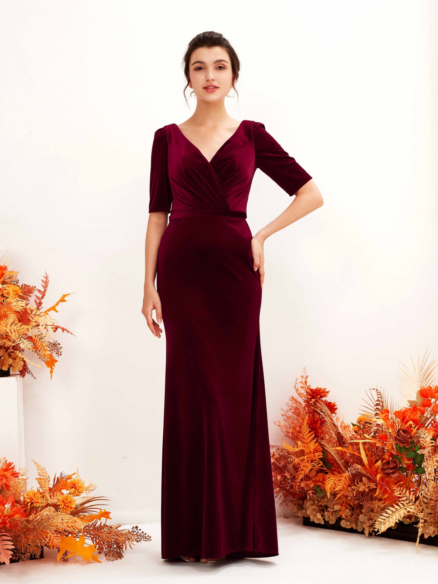 Carlyna Fourreau Longueur ras du sol Col V Manches mi-longues Velours Robe de demoiselle d'honneur Bordeaux #couleur_bordeaux
