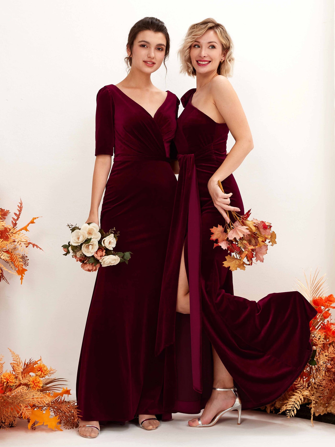 Carlyna Fourreau Longueur ras du sol Col V Manches mi-longues Velours Robe de demoiselle d'honneur Bordeaux #couleur_bordeaux