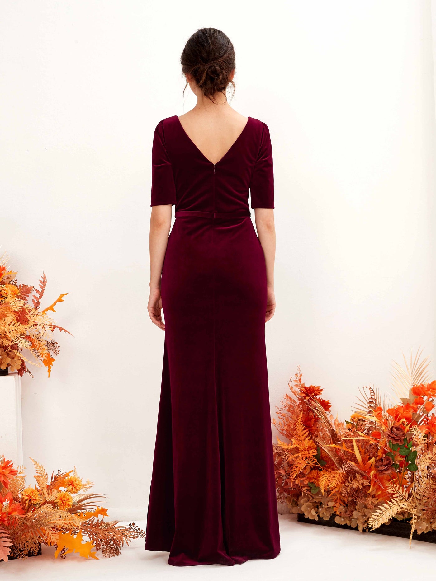 Carlyna Fourreau Longueur ras du sol Col V Manches mi-longues Velours Robe de demoiselle d'honneur Bordeaux #couleur_bordeaux