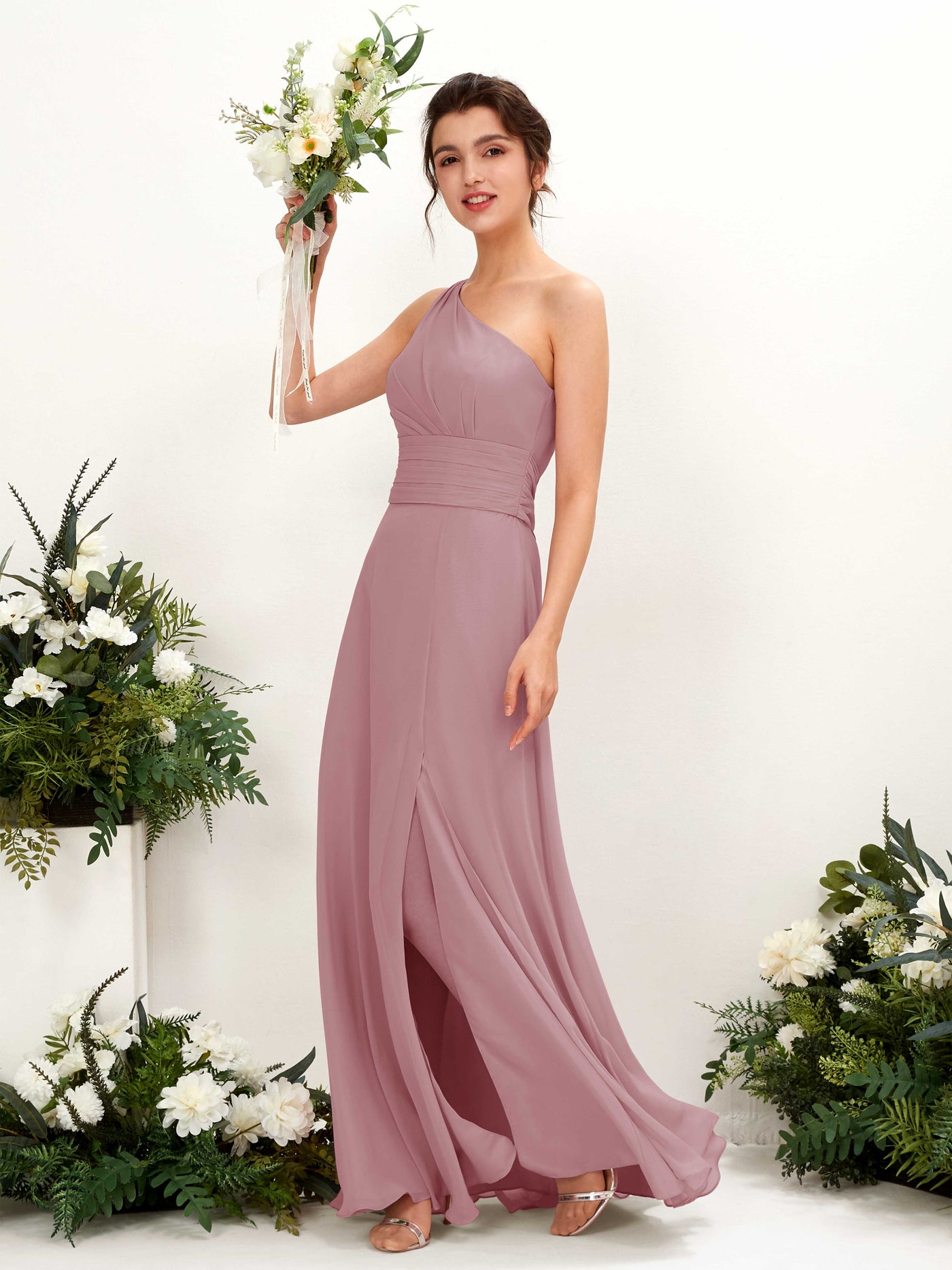 Carlyna Fourreau Longueur ras du sol Décolleté Asymétrique avec Fente Mousseline Robes de demoiselle d'honneur Mauve Vintage #couleur_mauve-vintage