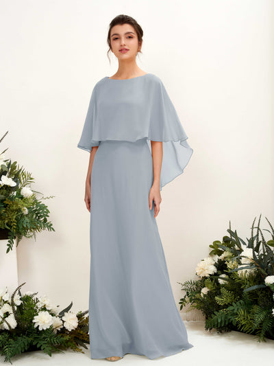 Carlyna Fourreau Silhouette Encolure bateau Cape Robes de demoiselle d'honneur Bleu Poussiéreux Amélioré #couleur_bleu-poussi-reux-am-lior