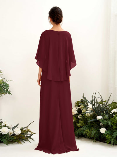 Carlyna Fourreau Silhouette Encolure bateau Cape Robes de demoiselle d'honneur Bordeaux #couleur_bordeaux