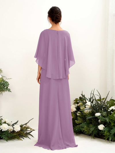 Carlyna Fourreau Silhouette Encolure bateau Cape Robes de demoiselle d'honneur Brume Orchidée #couleur_brume-orchid-e