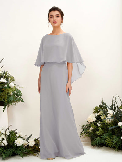 Carlyna Fourreau Silhouette Encolure bateau Cape Robes de demoiselle d'honneur Gris Boussole #couleur_gris-boussole