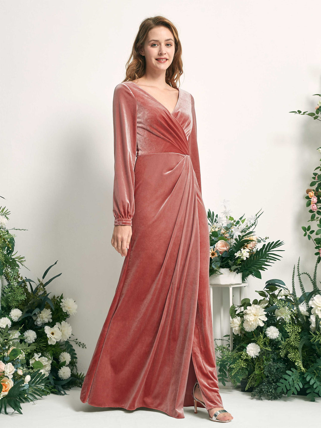 Carlyna Fourreau Silhouette Manches Longues Col V longueur ras du sol robe de demoiselle d&