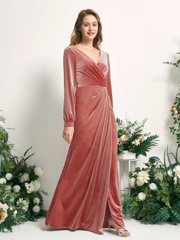 Carlyna Fourreau Silhouette Manches Longues Col V longueur ras du sol robe de demoiselle d'honneur Rose Poussiéreux #couleur_rose-poussi-reux