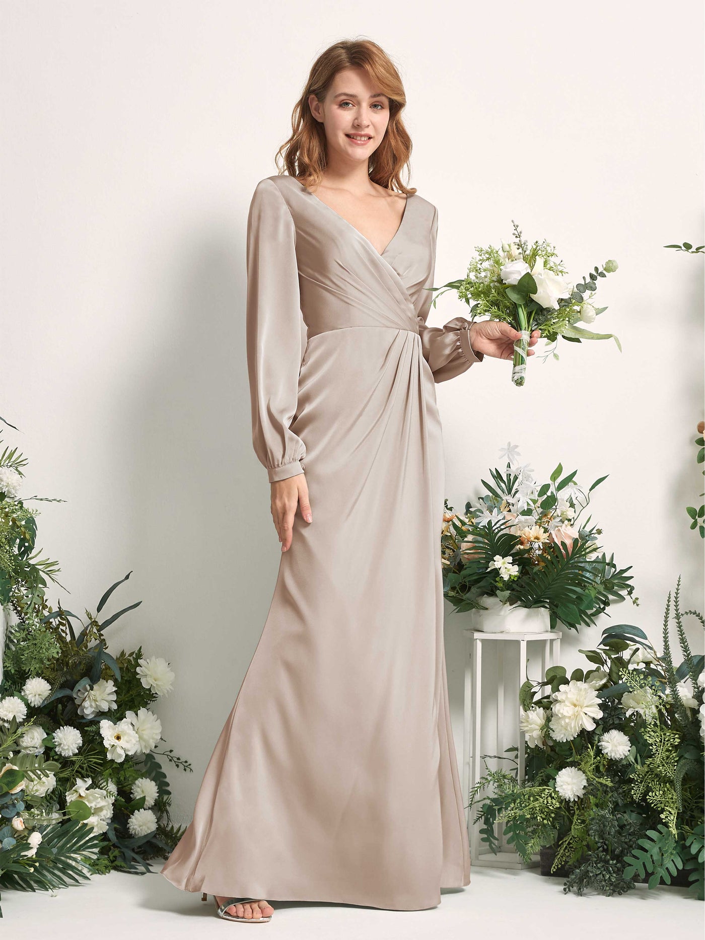 Carlyna Fourreau Sirène Col V Manches Longues Robes de demoiselle d'honneur Taupe #couleur_taupe