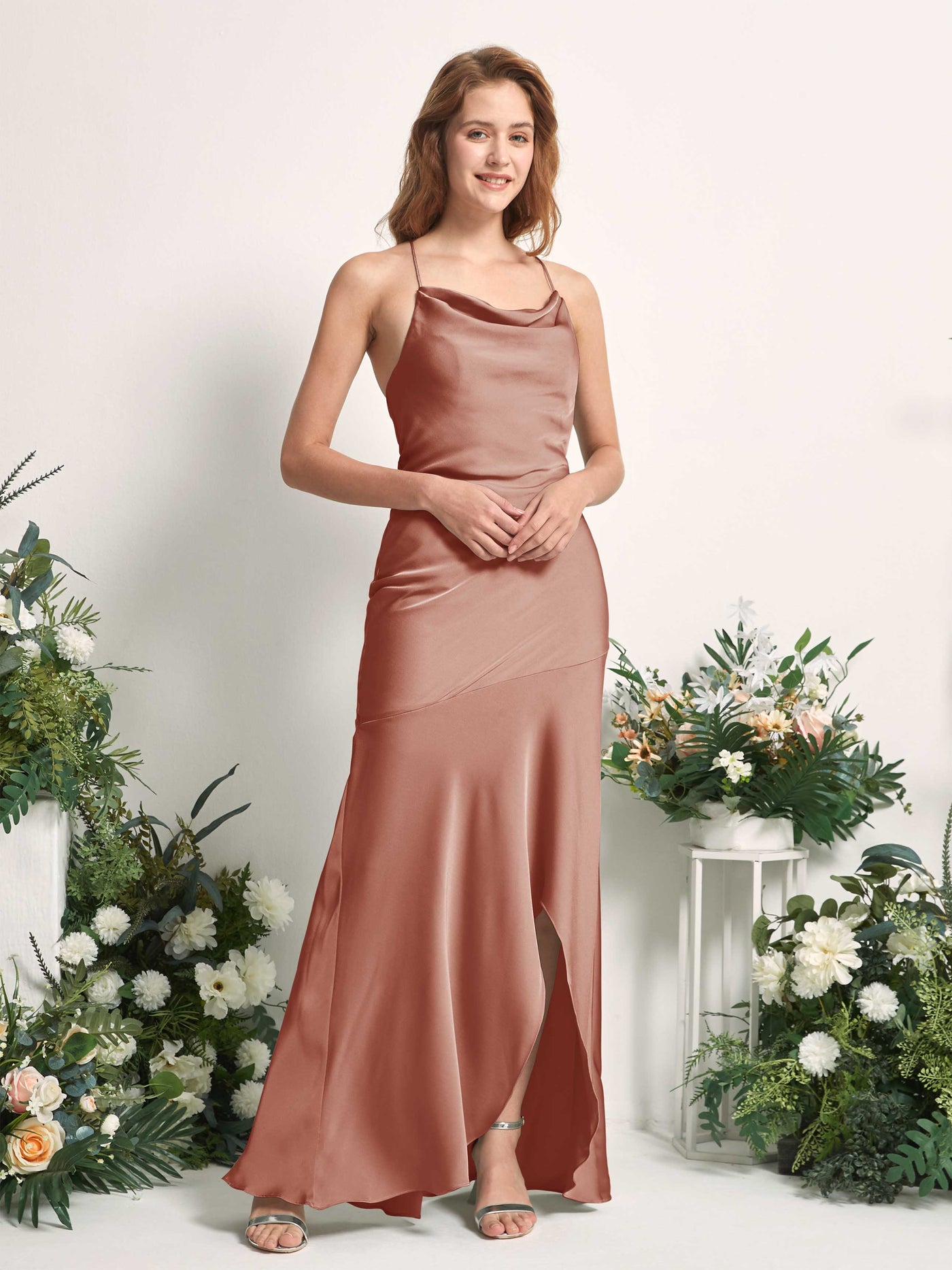 Carlyna Robe de demoiselle d'honneur Sirène Col bénitier Longueur ras du sol Terre De Sienne Brute #couleur_terre-de-sienne-brute
