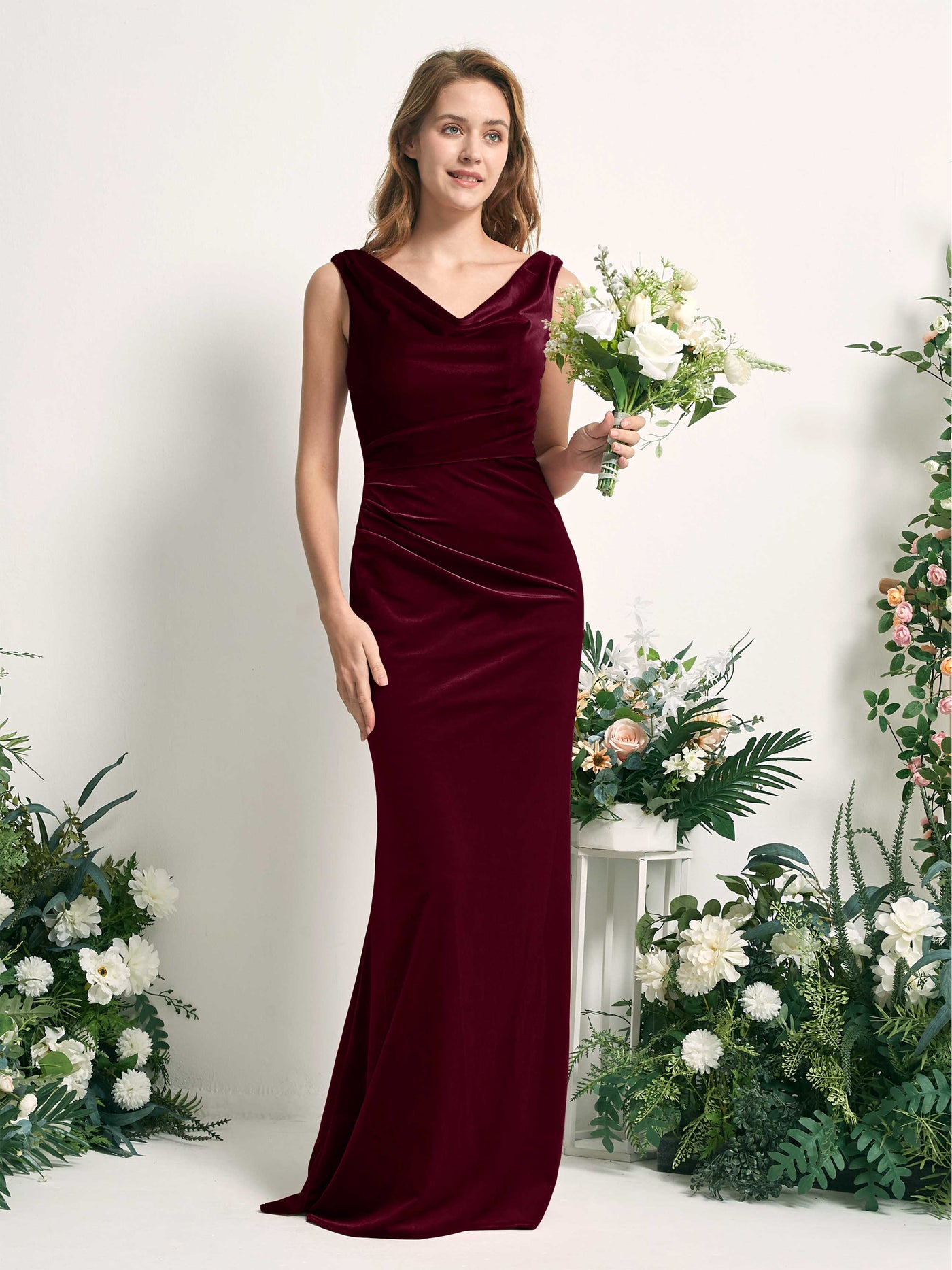 Carlyna Robe de demoiselle d'honneur sirène col V longueur ras du sol velours Bordeaux #couleur_bordeaux