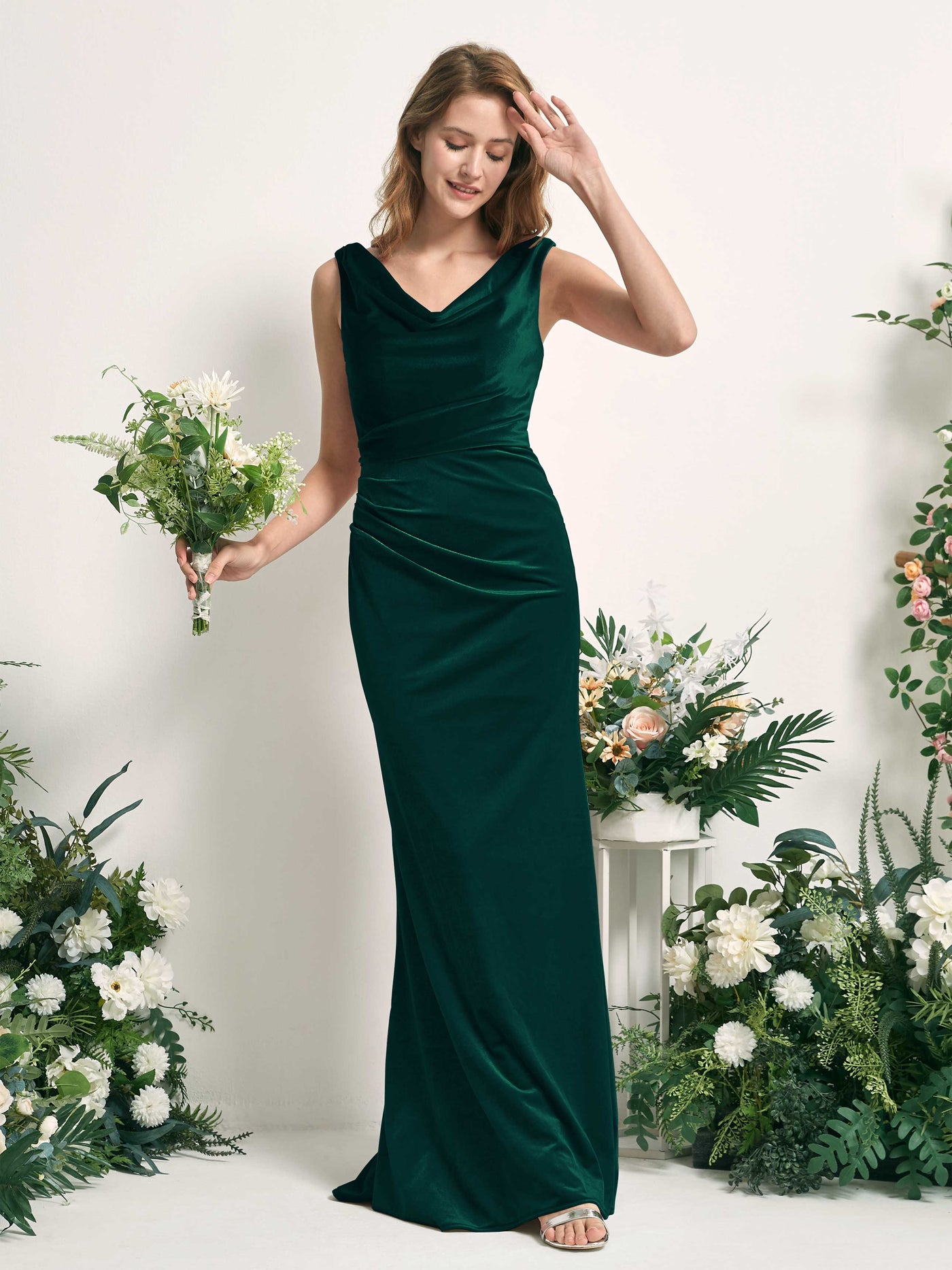 Carlyna Robe de demoiselle d'honneur sirène col V longueur ras du sol velours Vert Chasseur #couleur_vert-chasseur