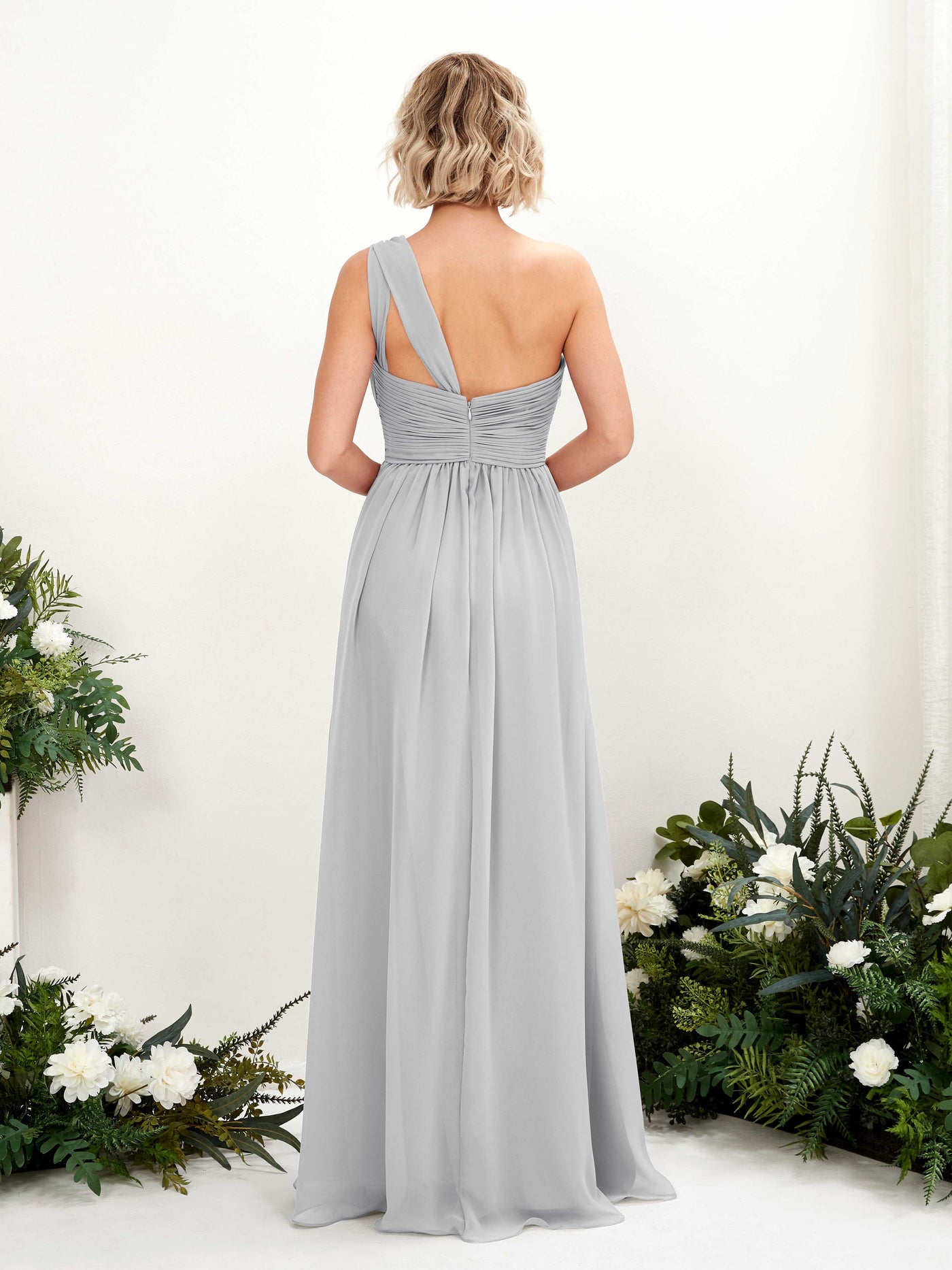 Carlyna Robe de demoiselle d'honneur trapèze froncée décolleté asymétrique longueur ras du sol Argent #couleur_argent