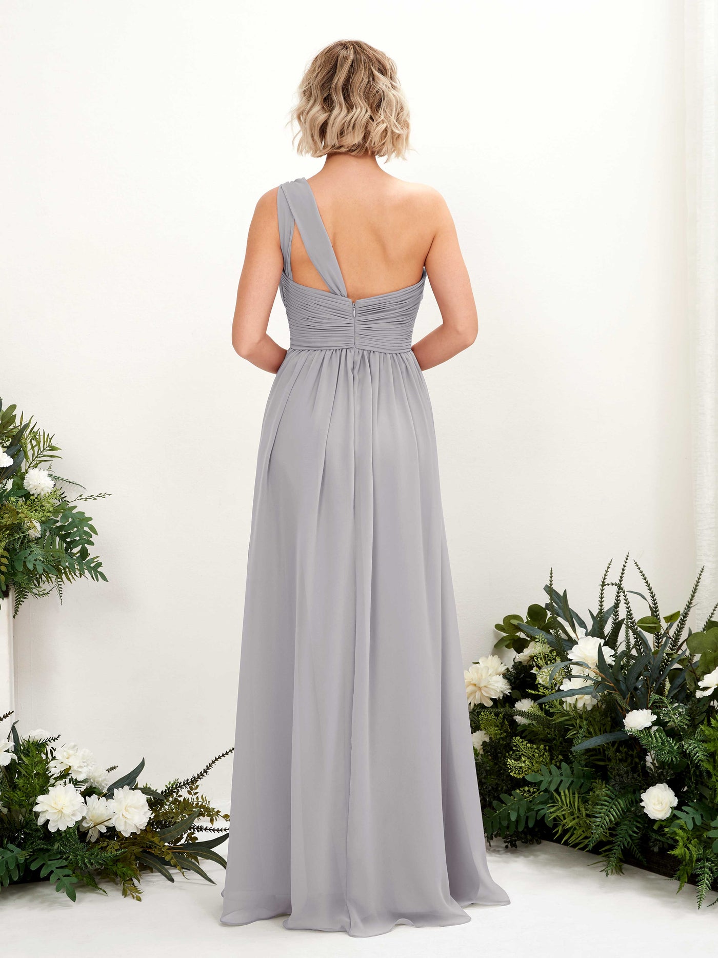 Carlyna Robe de demoiselle d'honneur trapèze froncée décolleté asymétrique longueur ras du sol Gris Boussole #couleur_gris-boussole
