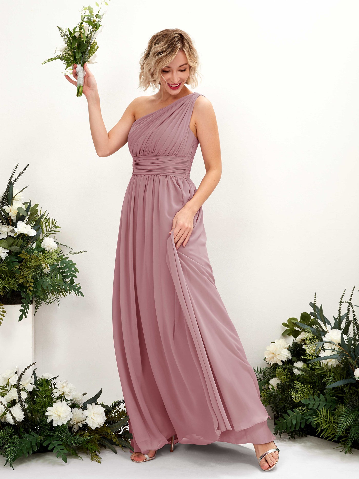 Carlyna Robe de demoiselle d'honneur trapèze froncée décolleté asymétrique longueur ras du sol Mauve Vintage #couleur_mauve-vintage