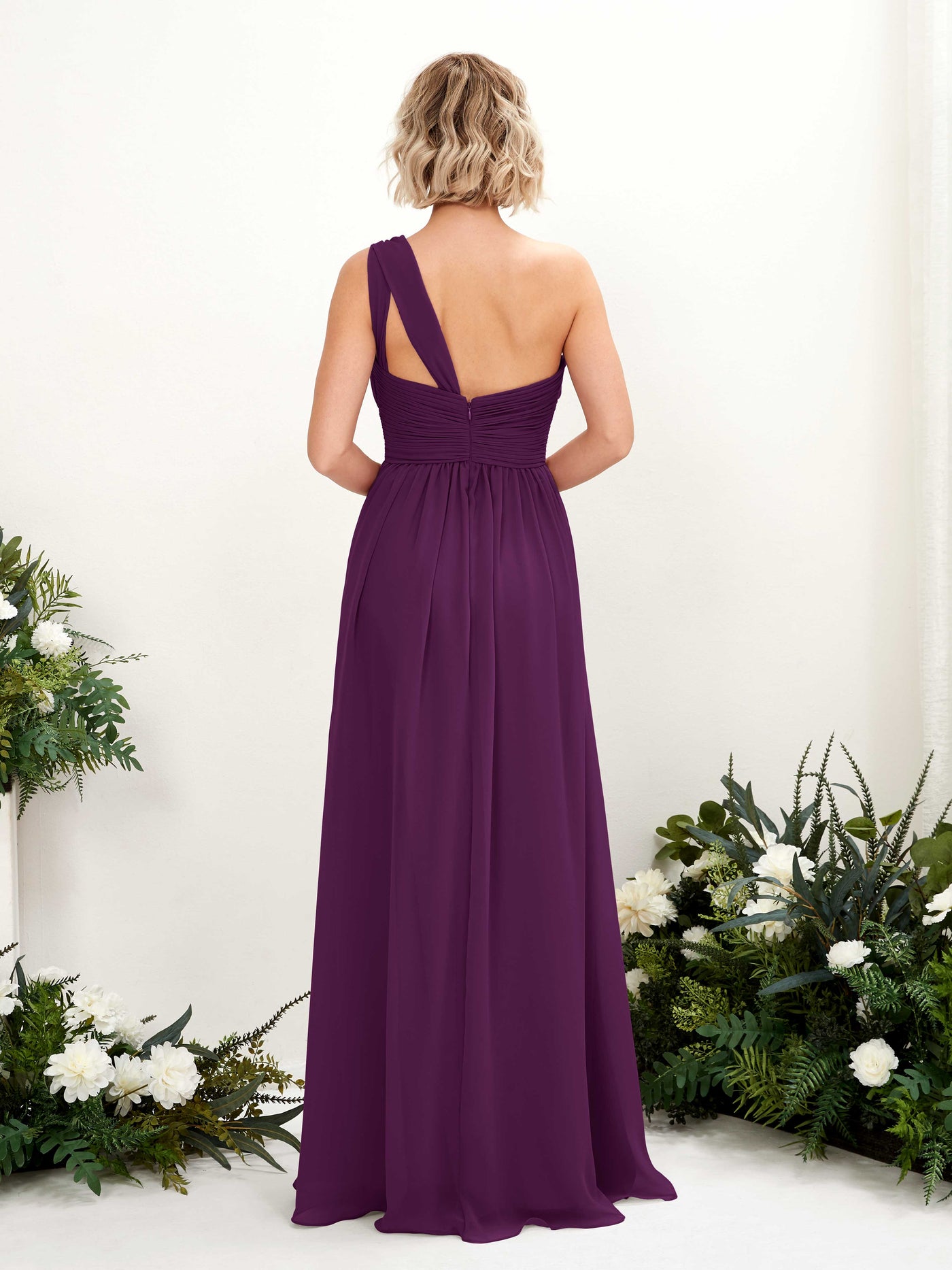 Carlyna Robe de demoiselle d'honneur trapèze froncée décolleté asymétrique longueur ras du sol Pourpre #couleur_pourpre