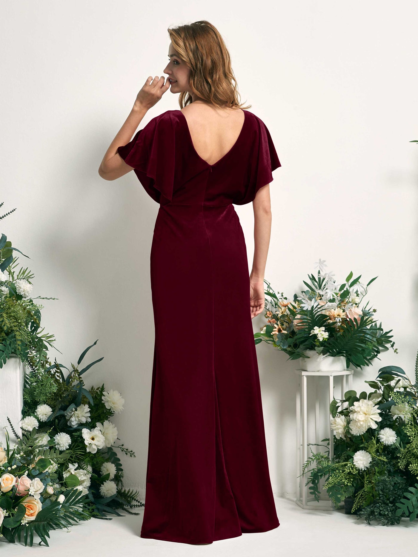 Carlyna Robe sirène col V froncée manches papillon velours longueur ras du sol Bordeaux #couleur_bordeaux