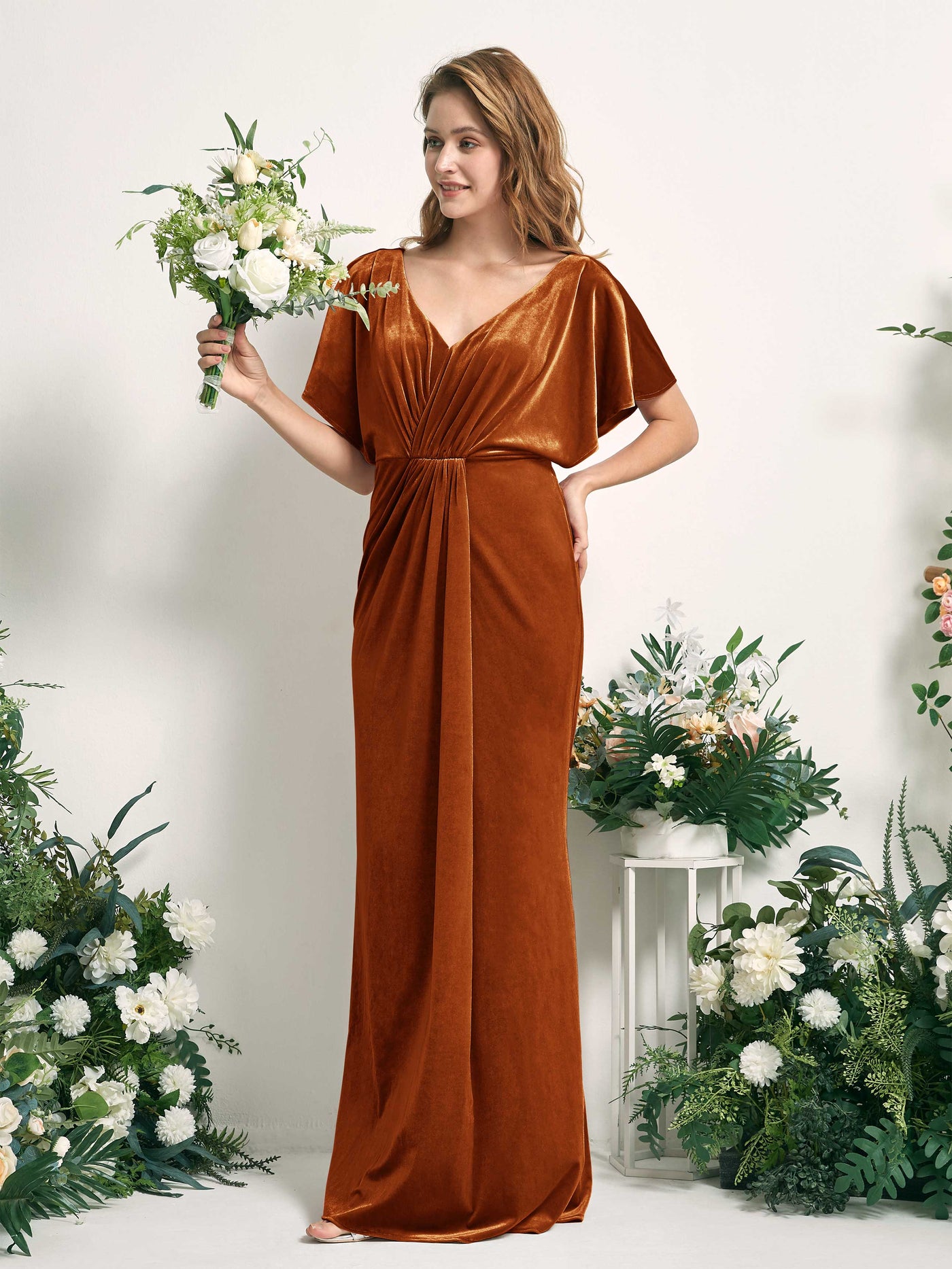 Carlyna Robe sirène col V froncée manches papillon velours longueur ras du sol Orange Brûlé #couleur_orange-br-l