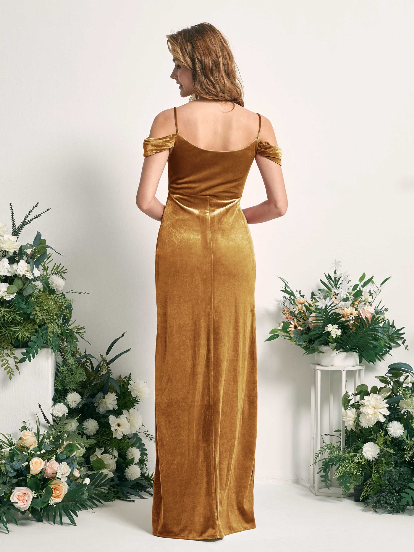 Carlyna Robe sirène épaule dénudée longueur ras du sol velours fente robes de demoiselle d'honneur Or Bruni #couleur_or-bruni