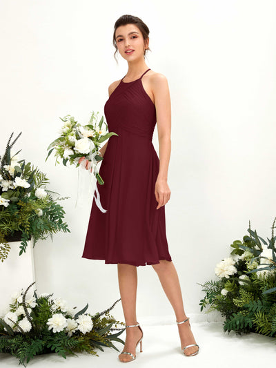Carlyna Robe trapèze à col rond en mousseline longueur genou robe de demoiselle d'honneur Bordeaux #couleur_bordeaux